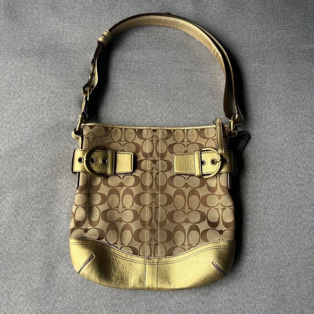Vintage Y2K Coach gold C logo purse